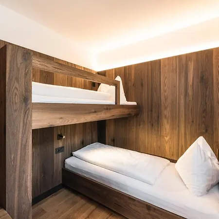 Boutique Planlim Otel Urtijëi